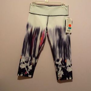 NWT lululemon wunder under crop size 8